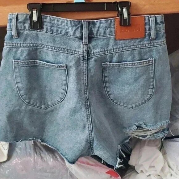 Princess polly shorts - Picture 2 of 6